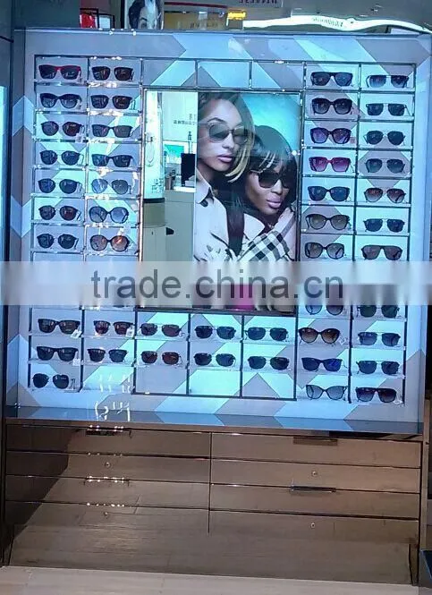 eyeglasses display shelf