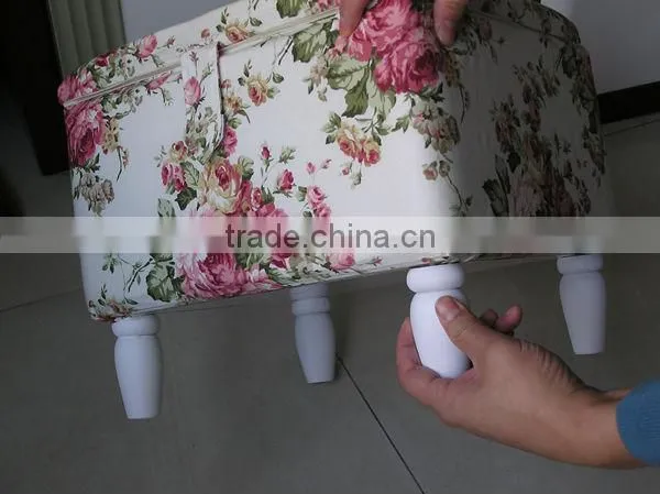 Rose-themed Wooden Sewing Box with Tray Inside