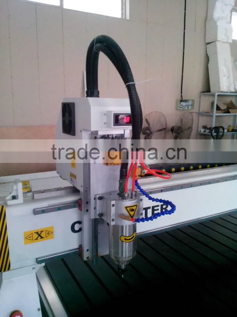 Remax-1325 cnc router cutting advertising stainless steel letters very rigid machine , the router head reliable and strong