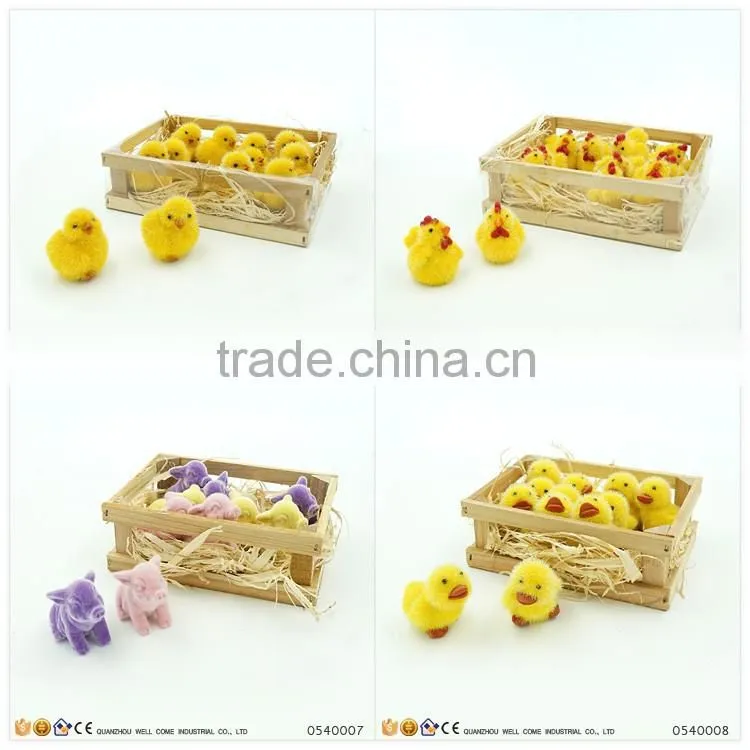 Polyresin Crafts in Wood Box Plush Chicken Toy