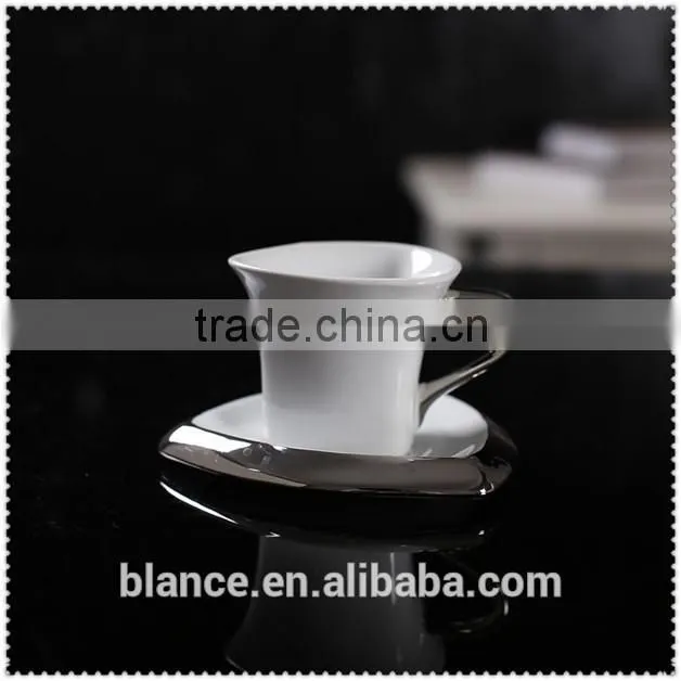 hot-selling ceramic love mug with heart shape