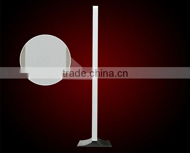 Floor standing 26inch usb flash drive lcd digital signage display with global guarantee