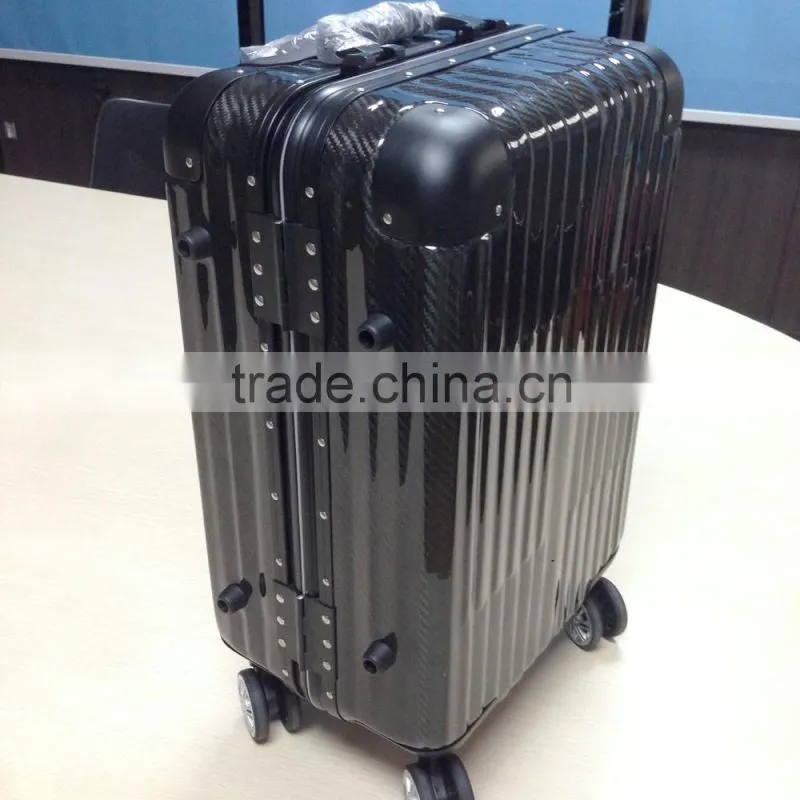 Carbon Fiber Suitcase in Autoclave process