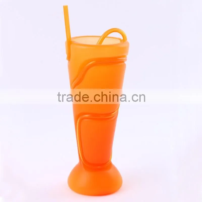 New design Colorful plastic cups with straw
