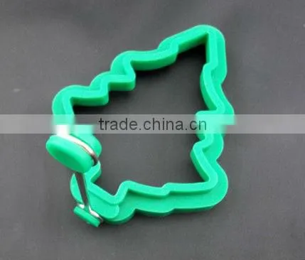 Hot sale Christmas tree shape egg mold with handle