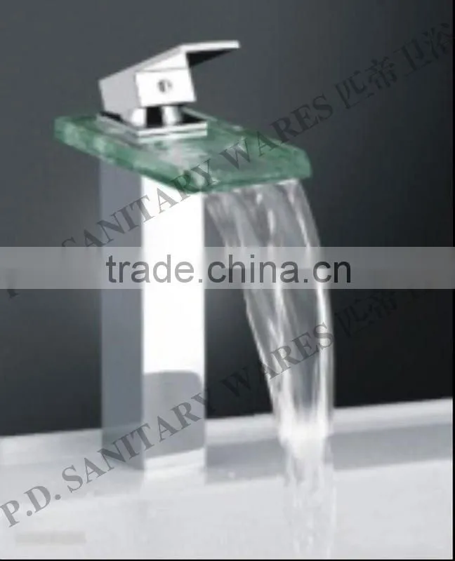 Glass waterfall faucet