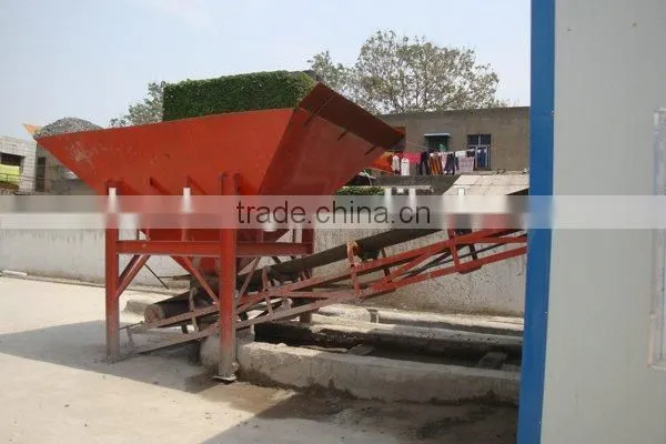 Electric hopper with rubber belt conveyor