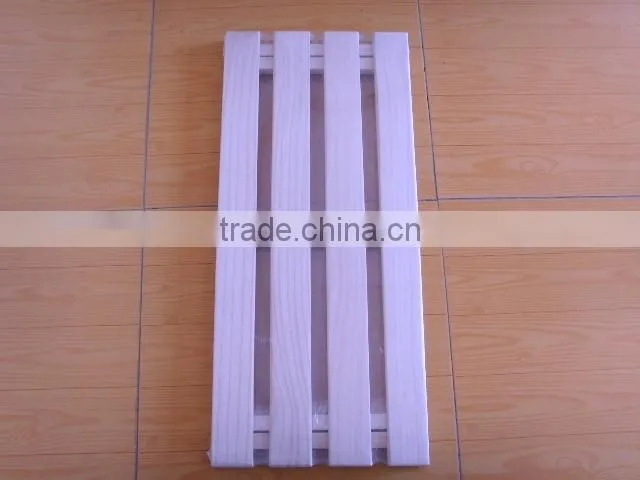 Wooden mat with wheels for your flower pot