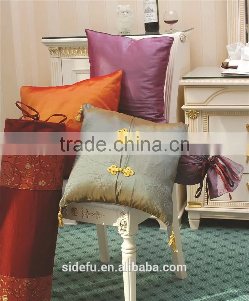 China Supplier Bottom Price Embroidery Cushion