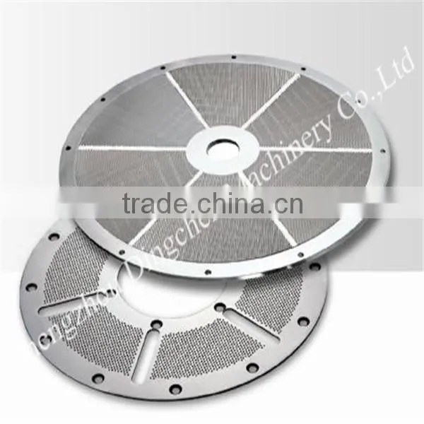 Defibrator of pulping equipment for paper making machine
