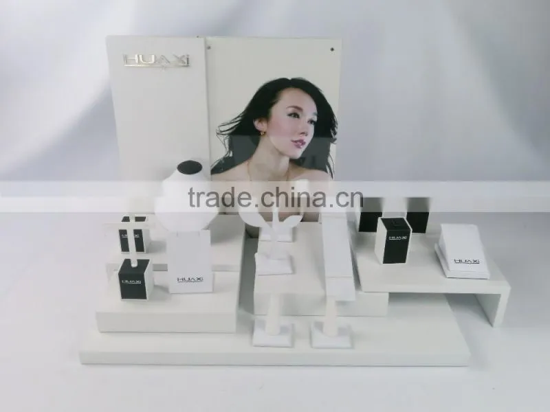 Guangzhou supplier new customized jewelry display stand