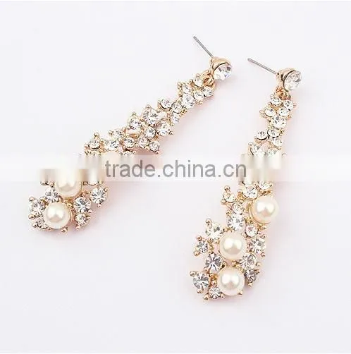 New Fashion Imitation pearl rhinestone lady Sut Earring