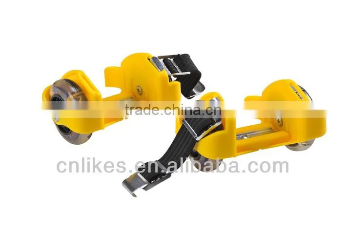 2015 wholesale self-djustable flashing roller PU wheel for kids and adult