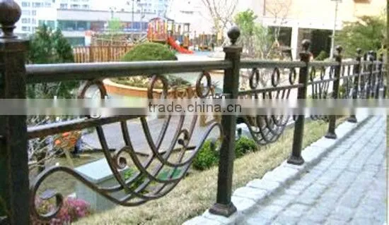 2015 Top-selling hand forged rod iron balcony fence