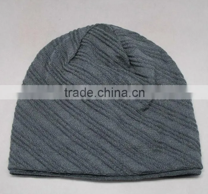 REVERSIBLE BEANIE HAT