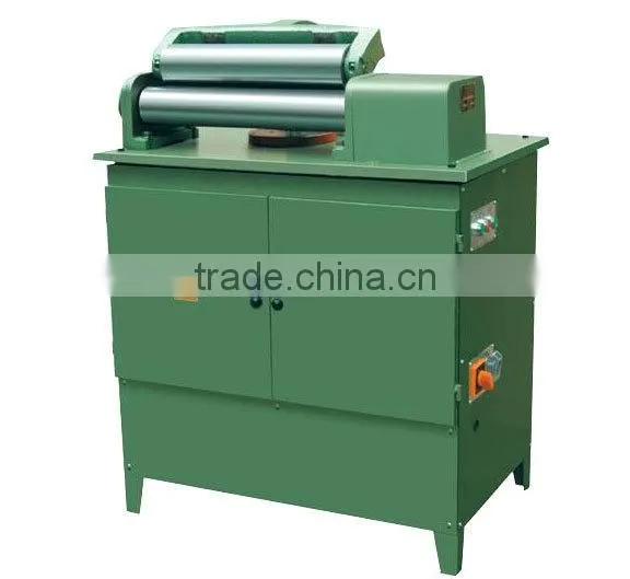 HYDRAULIC ROLLING MACHINE FOR LEATHER ROLLERS
