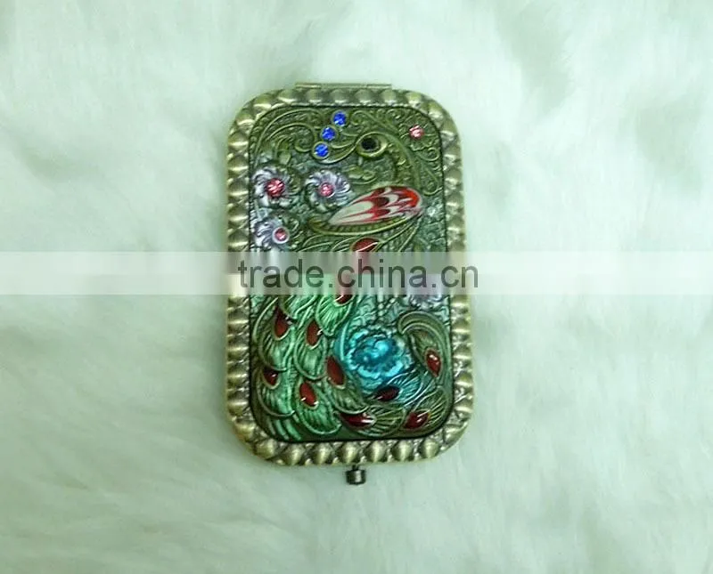 Professional pocket mirror with diamond
