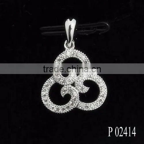 Girls Womens Silver Pendant Necklace With Crystal Pendant Design With Factory Price