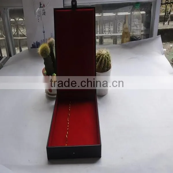 Custom made pu leather jewelry box with thread pu leather finishing