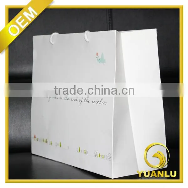 Custom fashion gift paper bag for garment