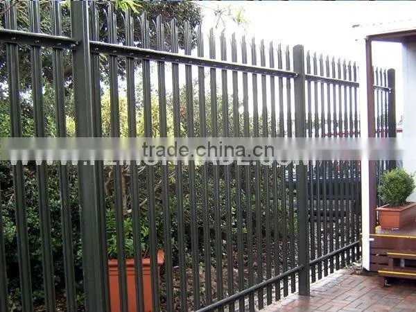 W hollow section fence