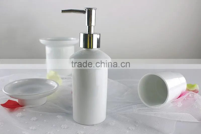 China factory wholesale custom ceramic porcelain white bathroom accessory set for shower use