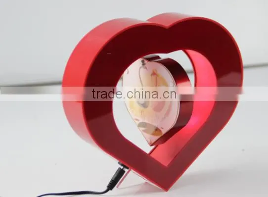 Maglev Rahmen With Heart Shape, Cool Magnetic Suspension Photo Frame with Heart Shape