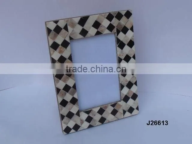 Curved pattern back Resin Photo Frame in thin border available in other colours