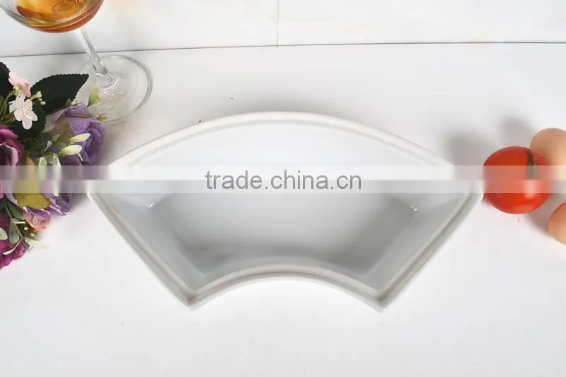 17.5" porcelain casserole pan with lid