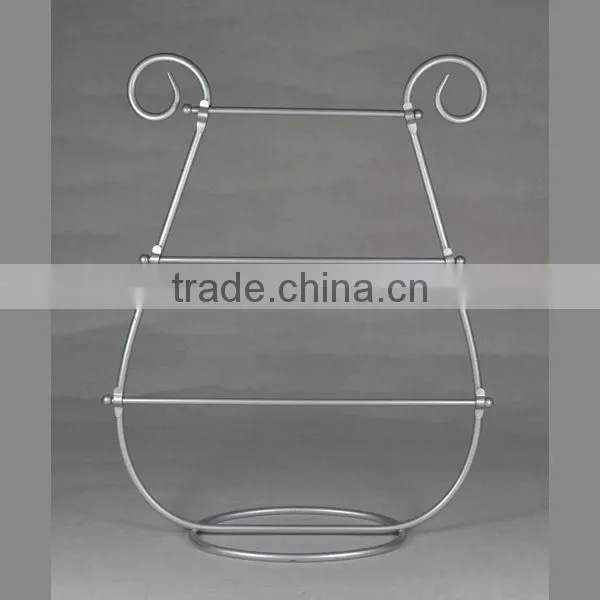 Metal jewelry display