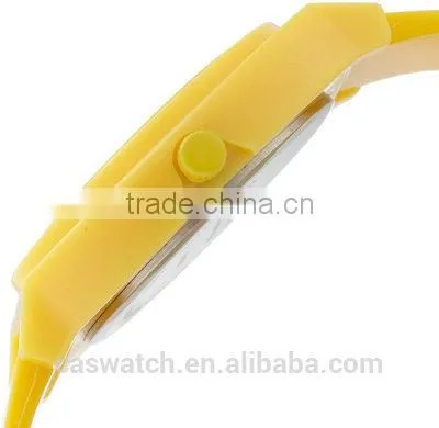 Fashion Cute Animal Yellow Ms Piggy Plastic Kids Watches
