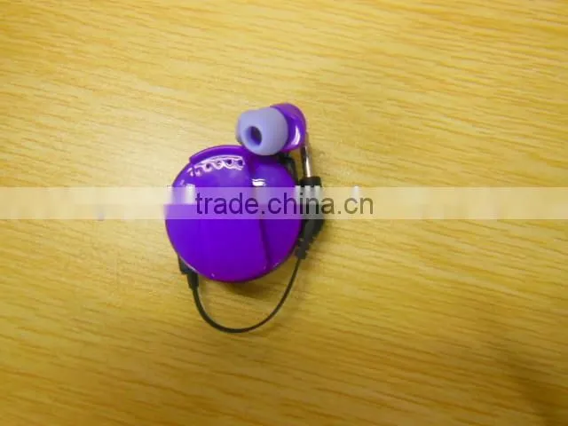 2016 New style earphone retractable in-ear headset with CE,FCC,ROHS certificates
