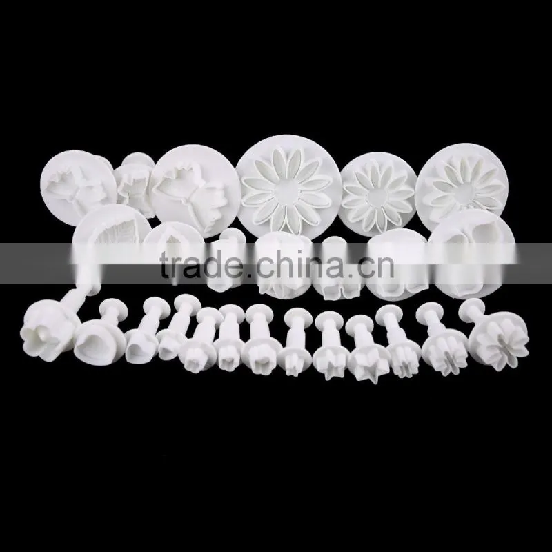 68 piece Fondant Cakes Baking Embossing Decorating Plunger Tools Set