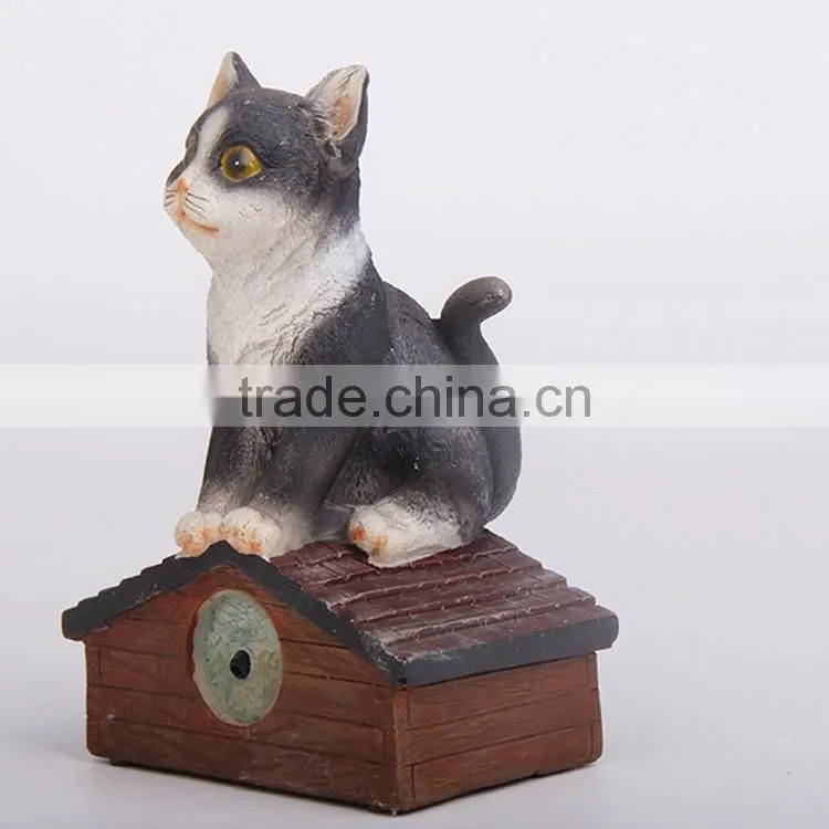 Garden animal ornament resin cat craft with shadow control