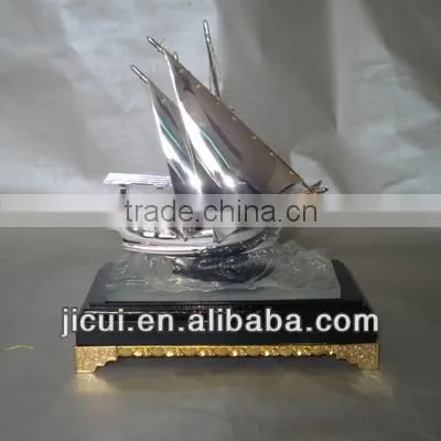 sliver colour arabic boat