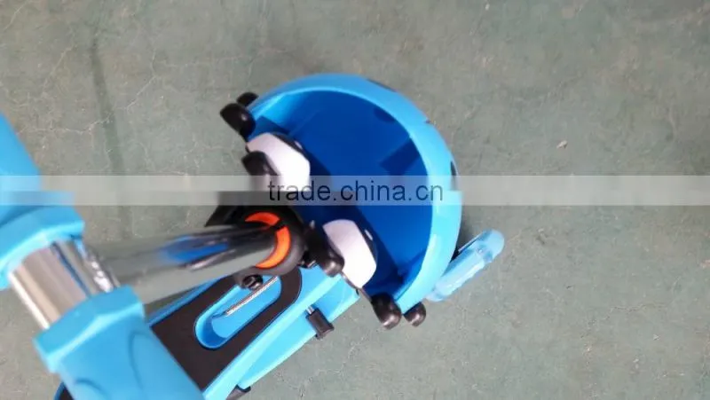 Hot Sell Foot Scooter-Maxi Micro Scooter with Seat and Push Bar