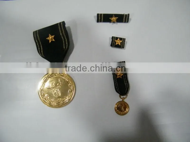 a set of army military medals,shoulder badges