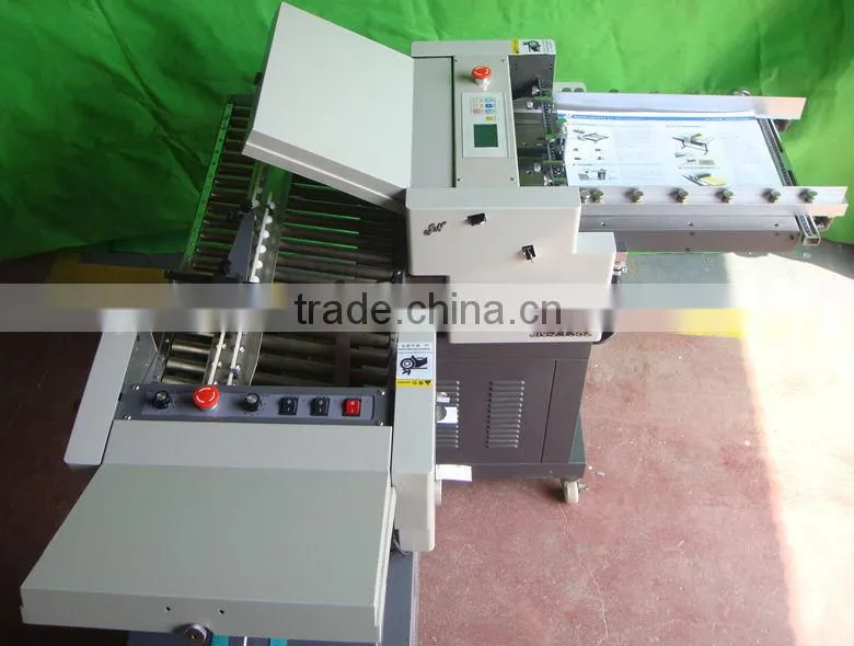 Paper folding machine