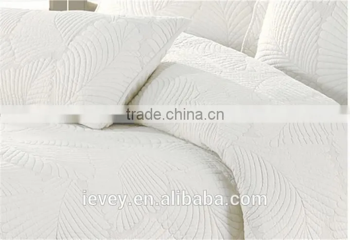 Factory outlet top quality cheap reactive printed plain white cotton quilted bedspread