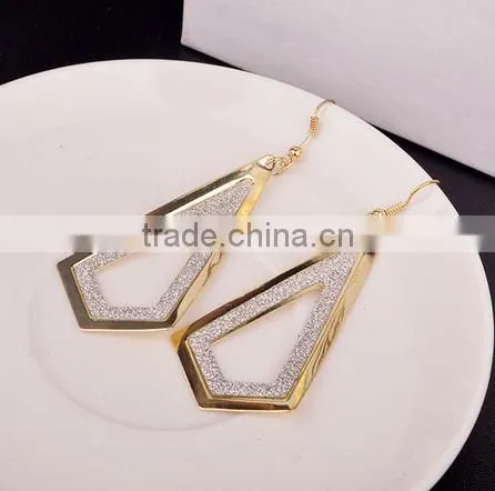 Latest design hot sale simple hollow irregular figure brass gold plated earring jewelry