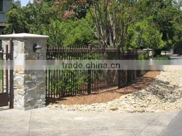 2012 Top-selling handmade classical corrugated steel fence