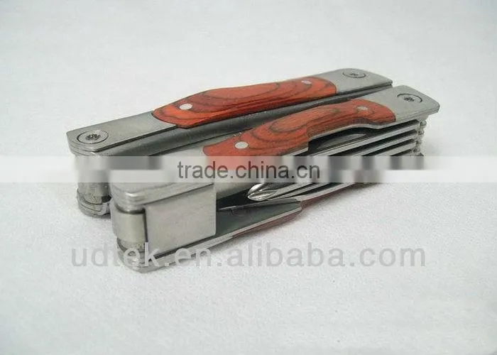 High Quality Outdoor Tool Multifunction Toolkit with LED Light UDTEK01498