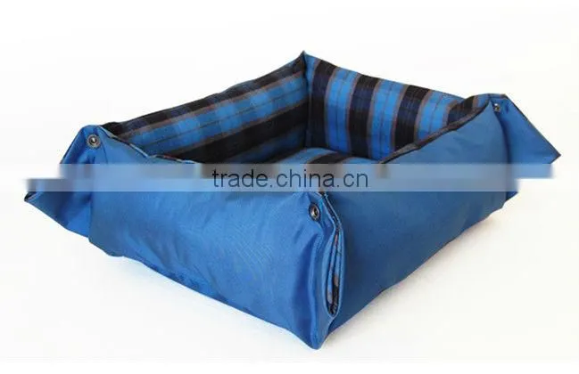 Free Transform styles Blue plaid doghouse
