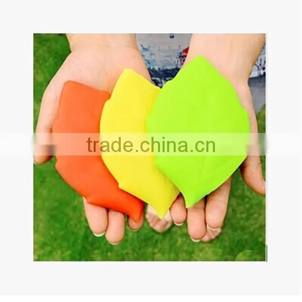 2017 wholesale leaf shape silicone cup/pocket cup /silicone collapsable cup