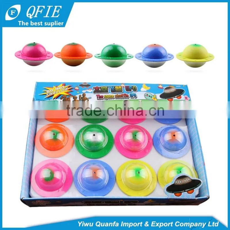 2017 latest creative products UFO grow in water toy with saucer man