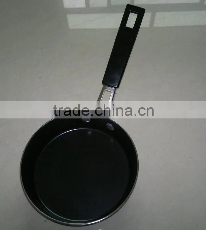 Non-stick carbon steel frying pan with bakelite handle