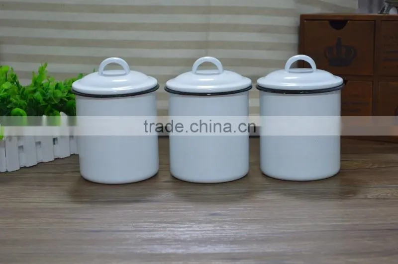 9072 Enamel canister and tumbler