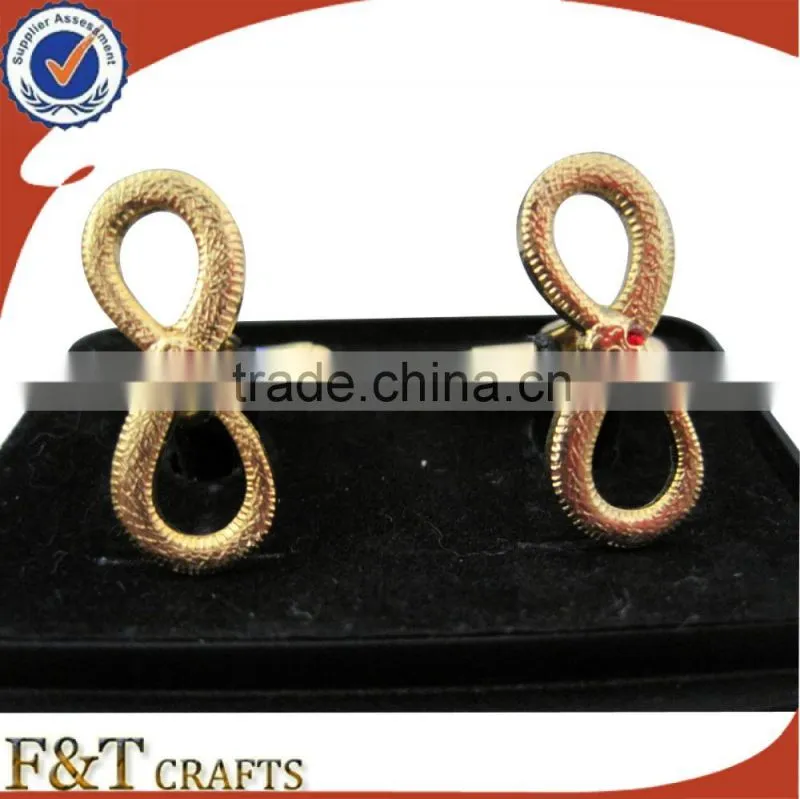 New style hot sales soft enamel epoxy plating gold metal cufflink/cufflink manufacturer