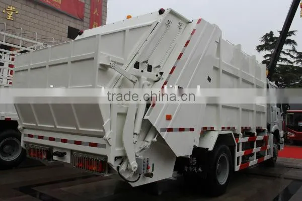 high quality SINOTRUK HOWO garbage container lift truck for sale