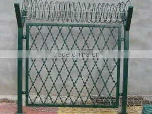 Hot dipped Galvanized Diamond Hole Welded Razor Wire Fence